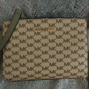 MICHAEL KORS purse